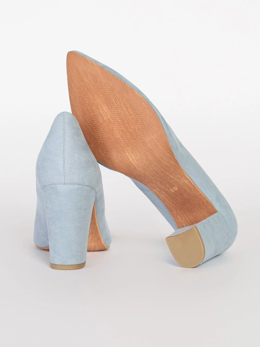 Туфли-лодочки голубого цвета на высоком каблуке